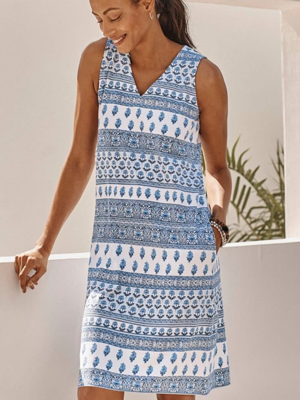 J. Jill Floral Dress Blue and White Sleeveless WEAREVER Collection Size Medium